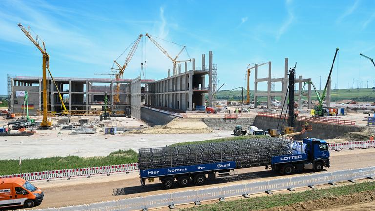 Blick auf die Baustelle für den neuen Pharmastandort des US-Pharmakonzerns Eli Lilly. 