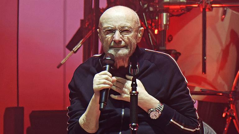 Phil Collins bei einer öffentlichen Veranstaltung. 