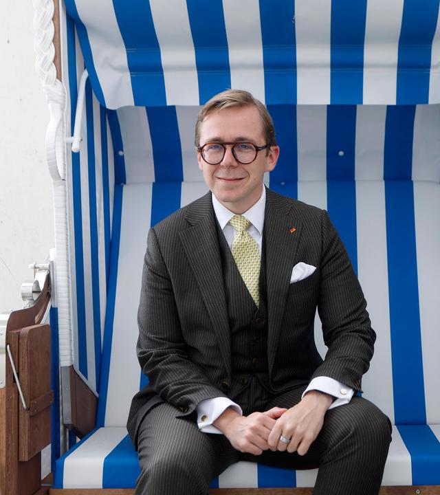 Philipp Amthor im Strandkorb