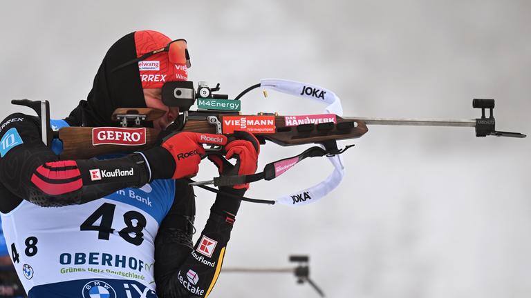 Deutschlands Philipp Nawrath startet beim 10-km-Sprint der Männer im IBU-Biathlon-Weltcup in Oberhof (Thüringen) am 8. Januar 2026.