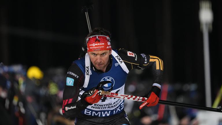 Der deutsche Biathlet Philipp Nawrath fährt nach dem Schießen im Biathlon World Cup in Kontiolahti weiter  