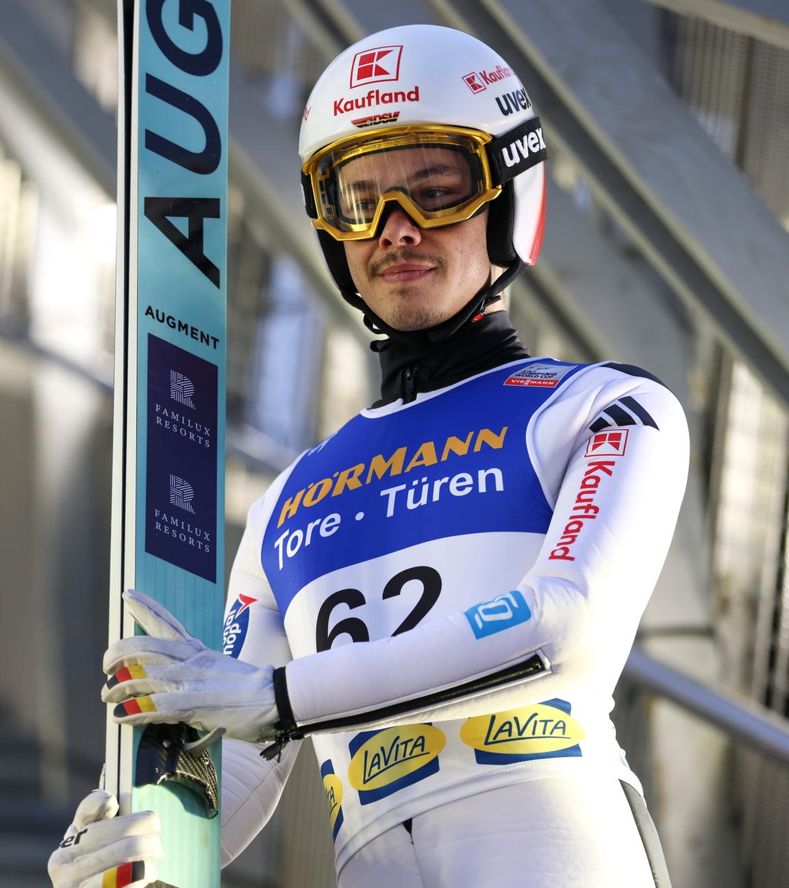 SkispringerPhilipp Raimund blickt bei der Qualifikation der Herren auf der Großschanze des FIS Skisprung-Weltcup 2025/26 in Oslo, Norwegen, am 13.03.2026 in die Kamera. 