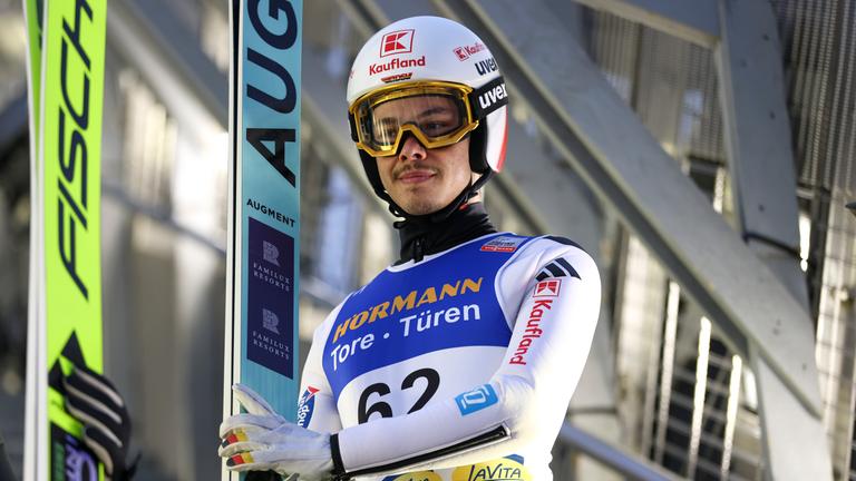 SkispringerPhilipp Raimund blickt bei der Qualifikation der Herren auf der Großschanze des FIS Skisprung-Weltcup 2025/26 in Oslo, Norwegen, am 13.03.2026 in die Kamera. 