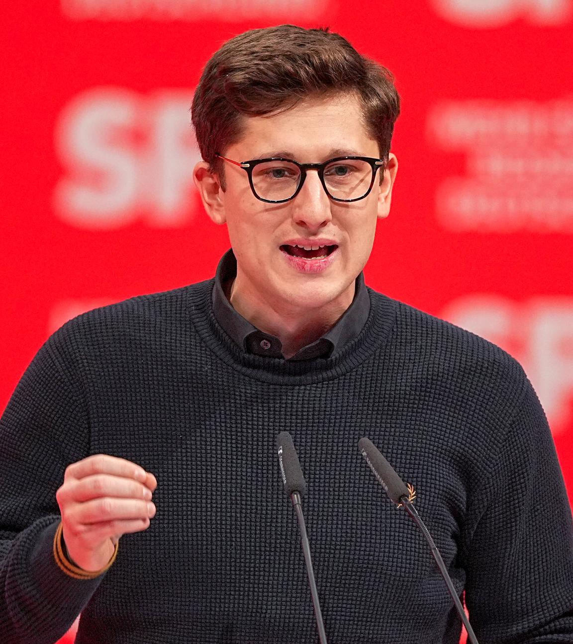 Juso Bundesvorsitzender Philipp Türmer spricht beim außerordentlichen SPD-Bundesparteitag. 