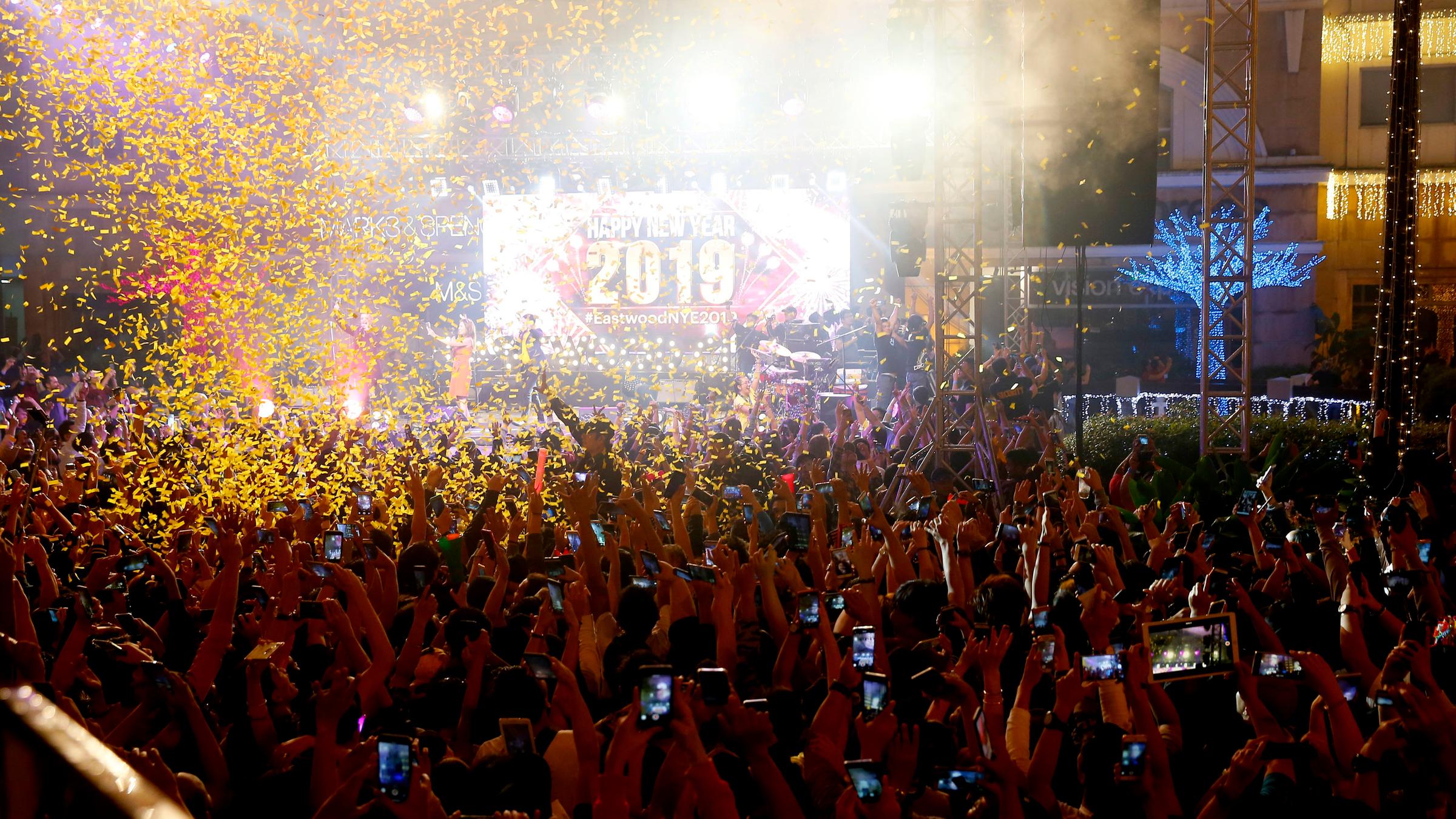 Konfettiregen in Manila