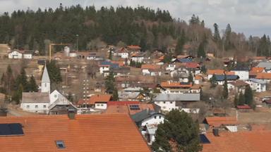 Bayern, Philippsreut: Blick über den Ort Philippsreut.