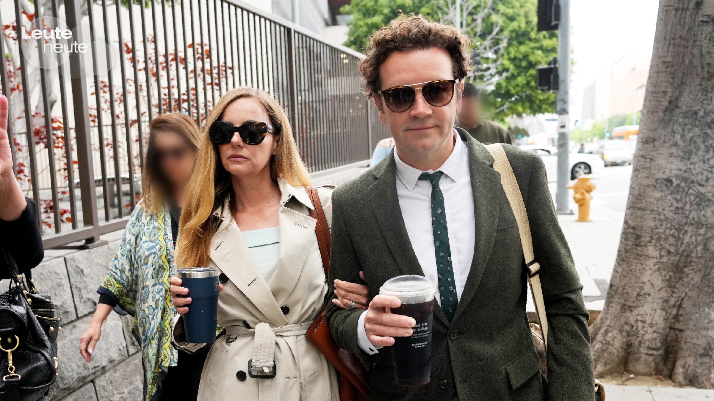Schauspieler Danny Masterson (r) und seine Frau Bijou Phillips kommen zu den Schlussplädoyers in seinem zweiten Prozess.