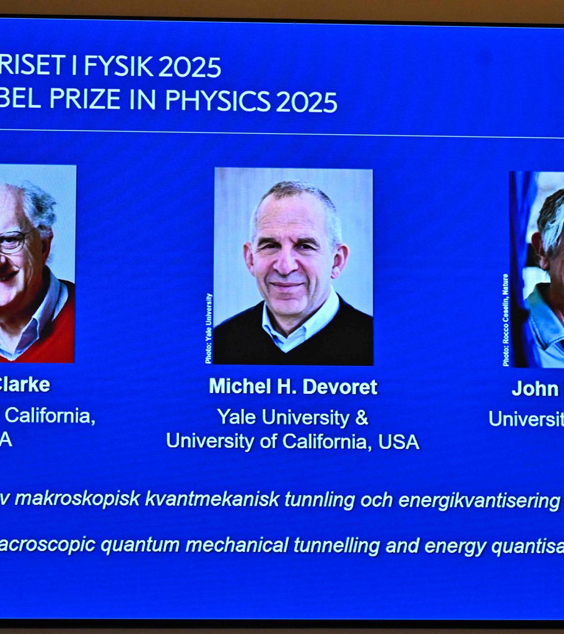 Ein Bildschirm mit den drei Physik-Nobelpreisgewinnern