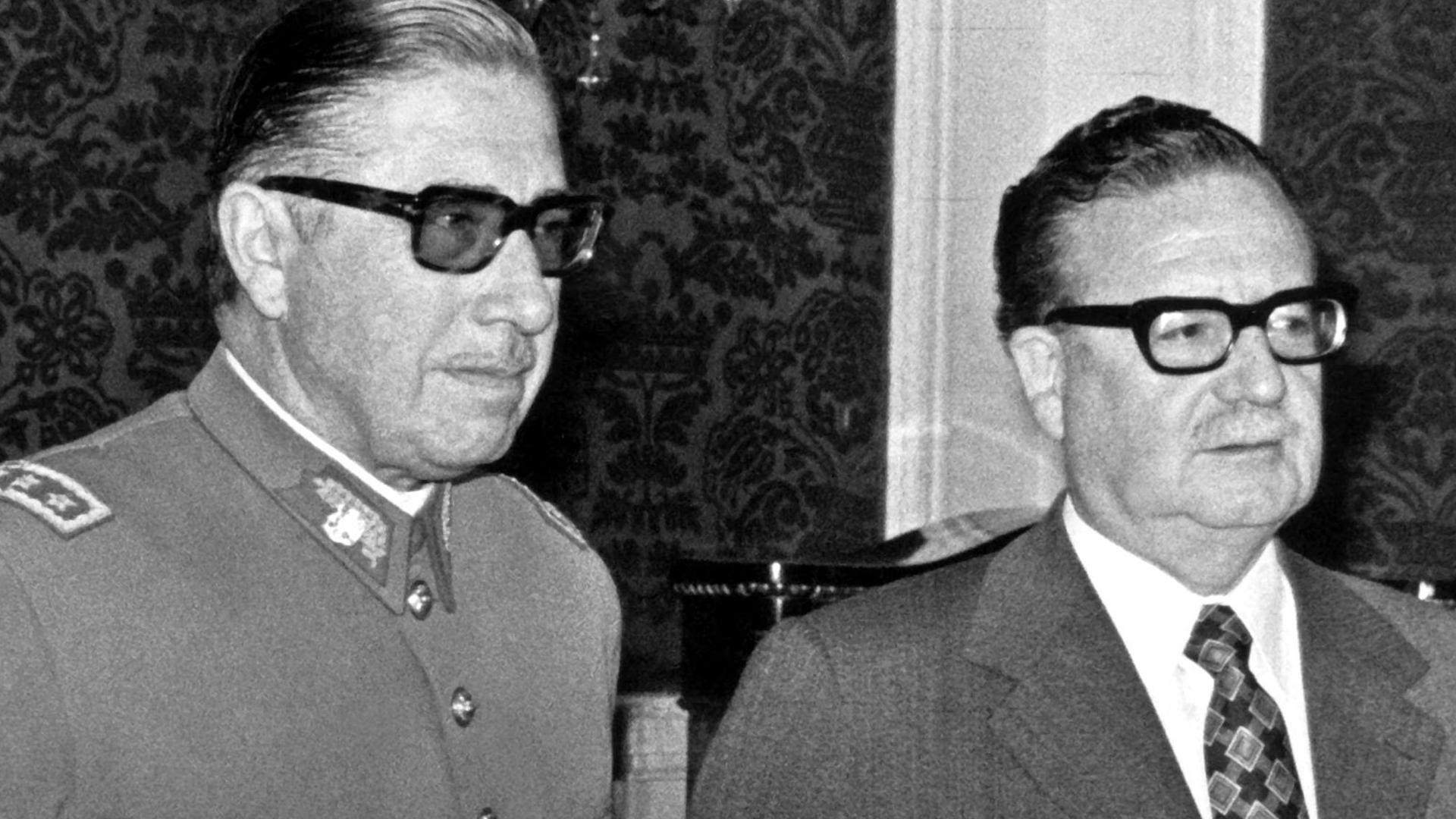 General Augusto Finochet und Präsident Salvador Allende am 23. August 1973.