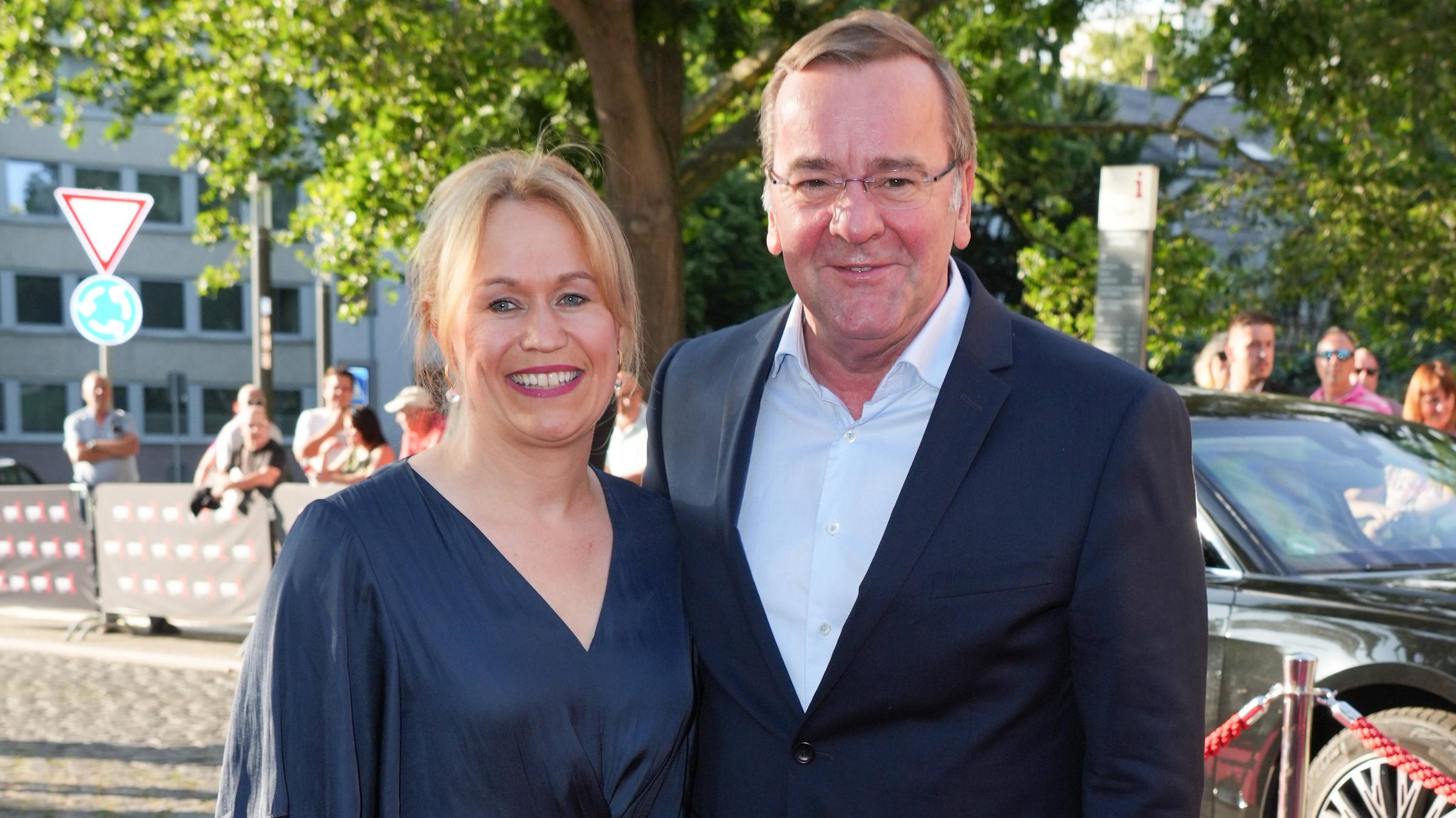 Boris Pistorius und Julia Schwanholz bei den Nibelungen-Festspielen