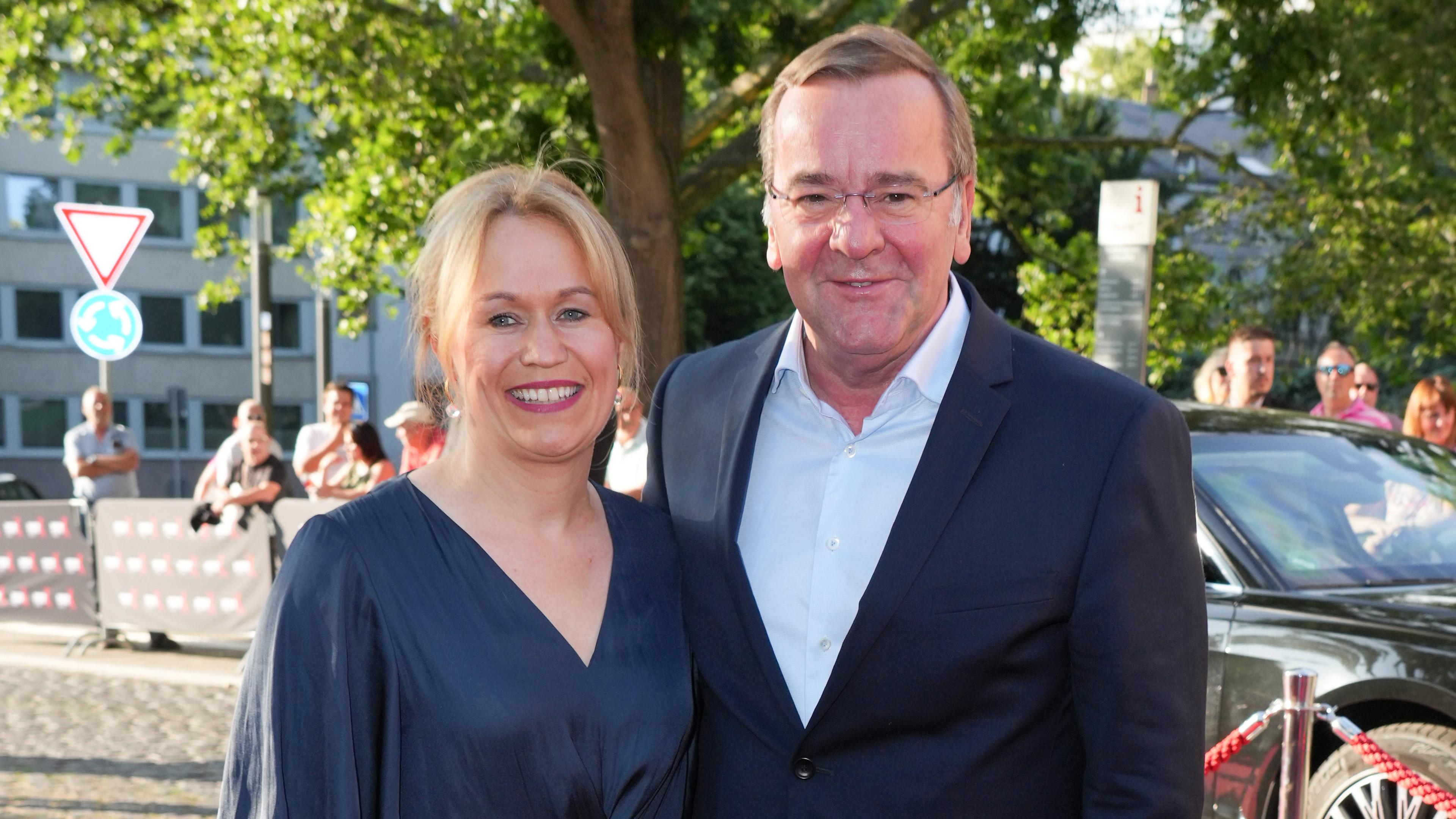 Boris Pistorius und Julia Schwanholz bei den Nibelungen-Festspielen