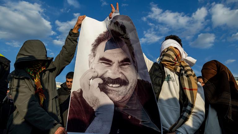 PKK-Chef Öcalan ruft Kämpfer zur Niederlegung von Waffen auf