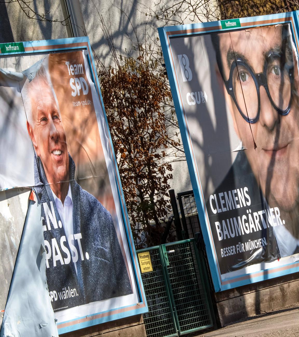 Wahlplakate der drei wichtigsten Münchner OB-Kandidaten der Kommunalwahl in Bayern für den 08.03.2026.