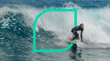 Adrian Kuschke surft sein Agavenboard in Spanien