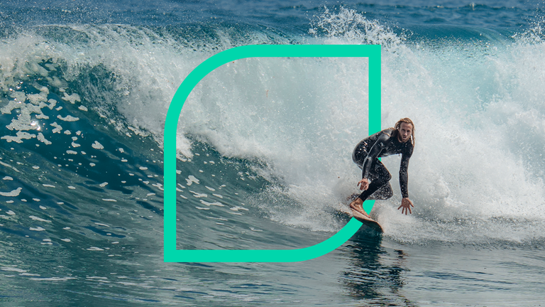 Adrian Kuschke surft sein Agavenboard in Spanien