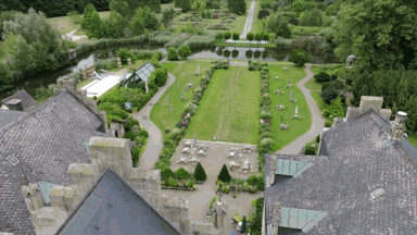 Platz im Schlossgarten - Schloss Ippenburg