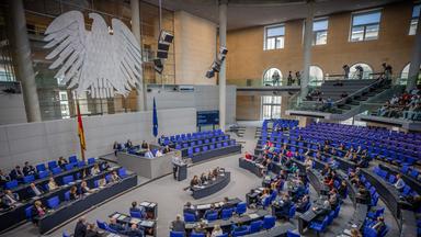 Plenarsaal im Bundestag während einer Aktuellen Stunde