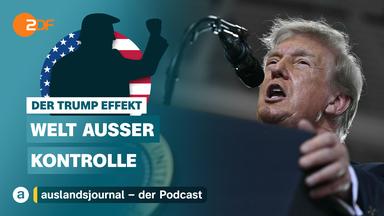 Donald Trump mit erhobener Faust als Schattenriss vor US-Flagge, darunter Schriftzug: "Der Trump Effekt - Welt außer Kontrolle", rechts Nahaufnahme von Trump, der in Mikrofon spricht