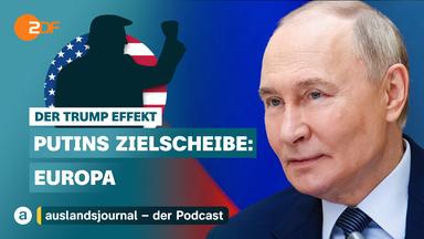 Donald Trump mit erhobener Faust als Schattenriss vor US-Flagge, darunter Schriftzug: "Der Trump Effekt - Putins Zielscheibe: Europa", rechts im Bild Nahaufnahme von Putin
