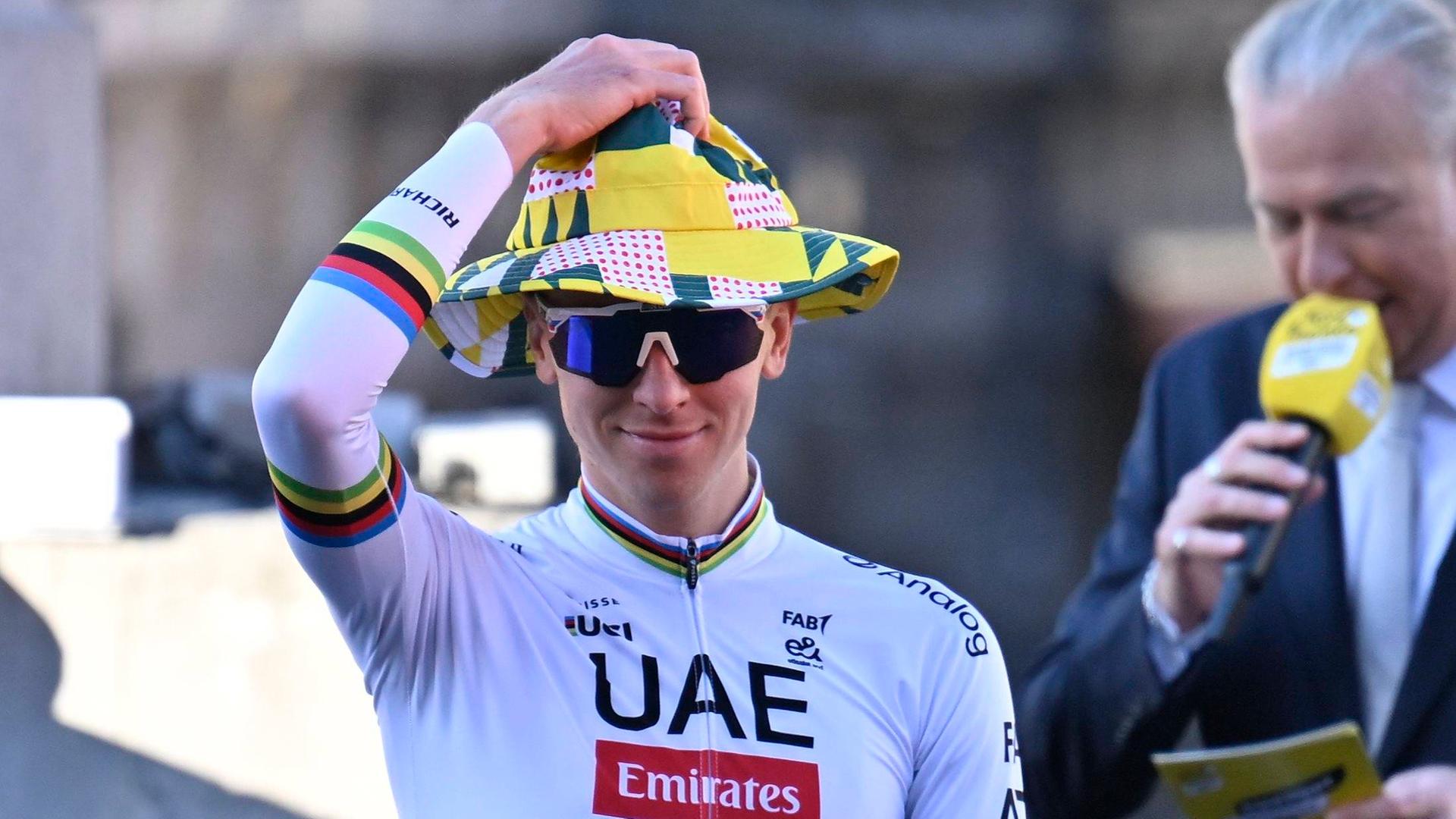 Pogacar Tadej (SLO) vom UAE Team Emirates - XRG bei der Mannschaftspräsentation vor der 112. Auflage der Tour de France, einer UCI World Tour 2.UWT Radrenn-Etappe für Männer Elite am 3. Juli 2025 in Lille Metropole, Frankreich,