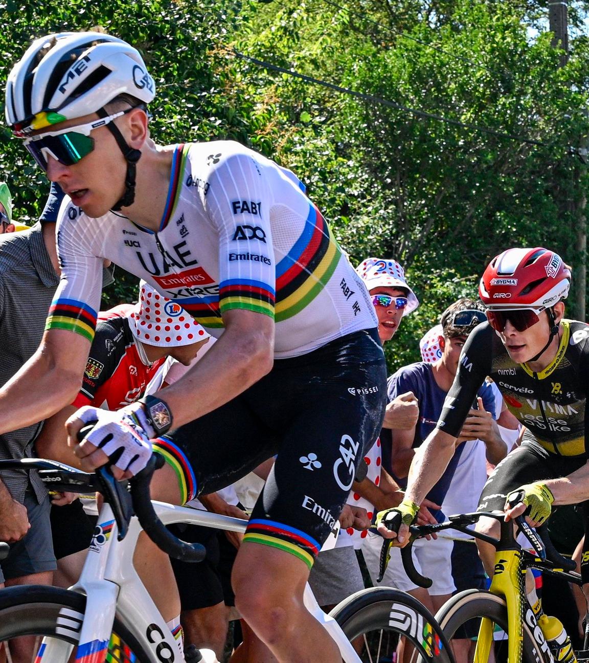 Tadej Pogacar auf der 11. Etappe vor Jonas Vingegaard