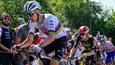 Tadej Pogacar auf der 11. Etappe vor Jonas Vingegaard