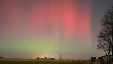 Polarlichter leuchten über Dagebüll –