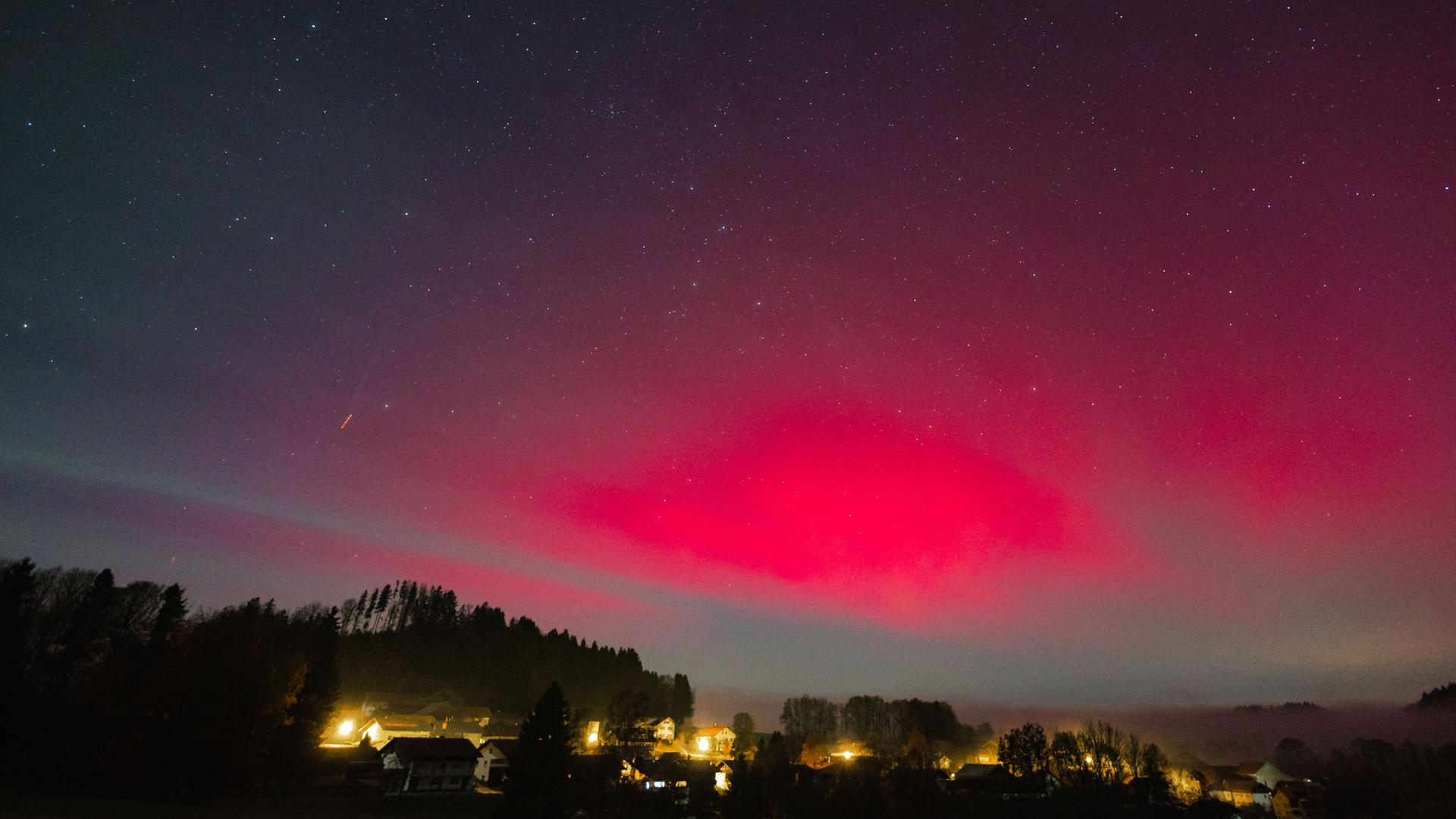 Polarlichter über Bayern, aufgenommen am 12.11.2025