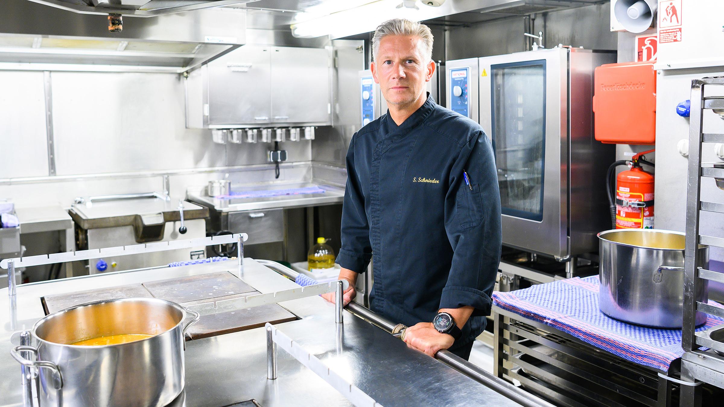 Sven Schnieder, Polarstern-Koch in der Kombüse