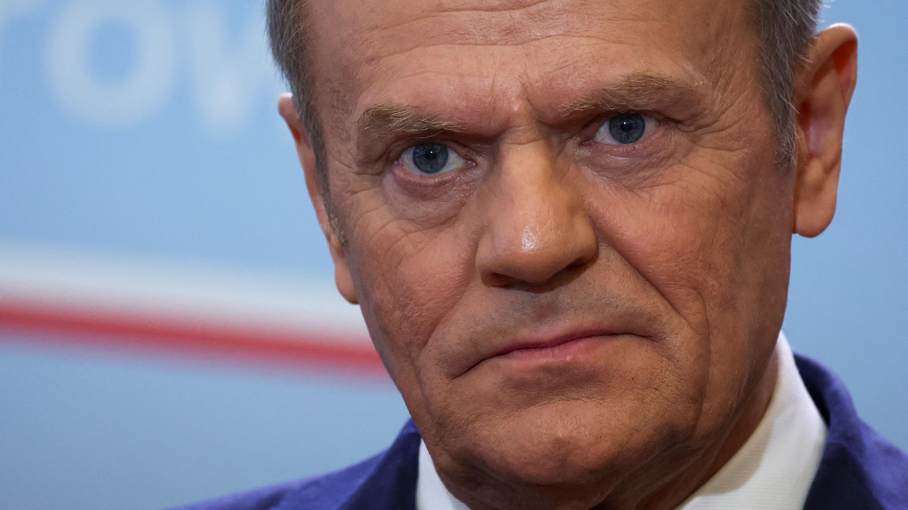 Der polnische Ministerpräsident Donald Tusk bei einer Pressekonferenz mit der dänischen Premierministerin Mette Frederiksen in Warschau