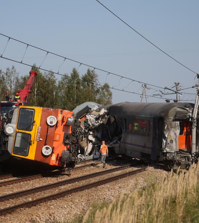 Unfallstelle eines entgleisten PKP-Intercity-Zuges in Sokolniki Suche, Polen, am 9. September 2026. 