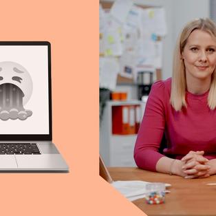 Hauptstadt-Korrespondentin Nicole Diekmann sitzt am Schreibtisch. 