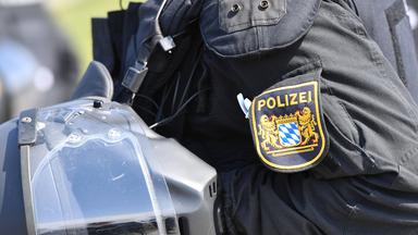 Archiv: Polizisten am 16.05.2020 in München