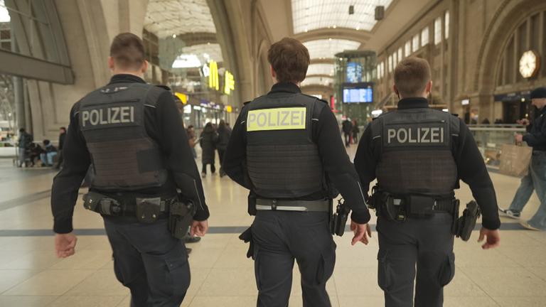 Polizei im Hauptbahnhof Leipzig