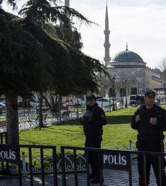 Die Polizei hat das Anschlagsgebiet direkt nach der Explosion gesperrt