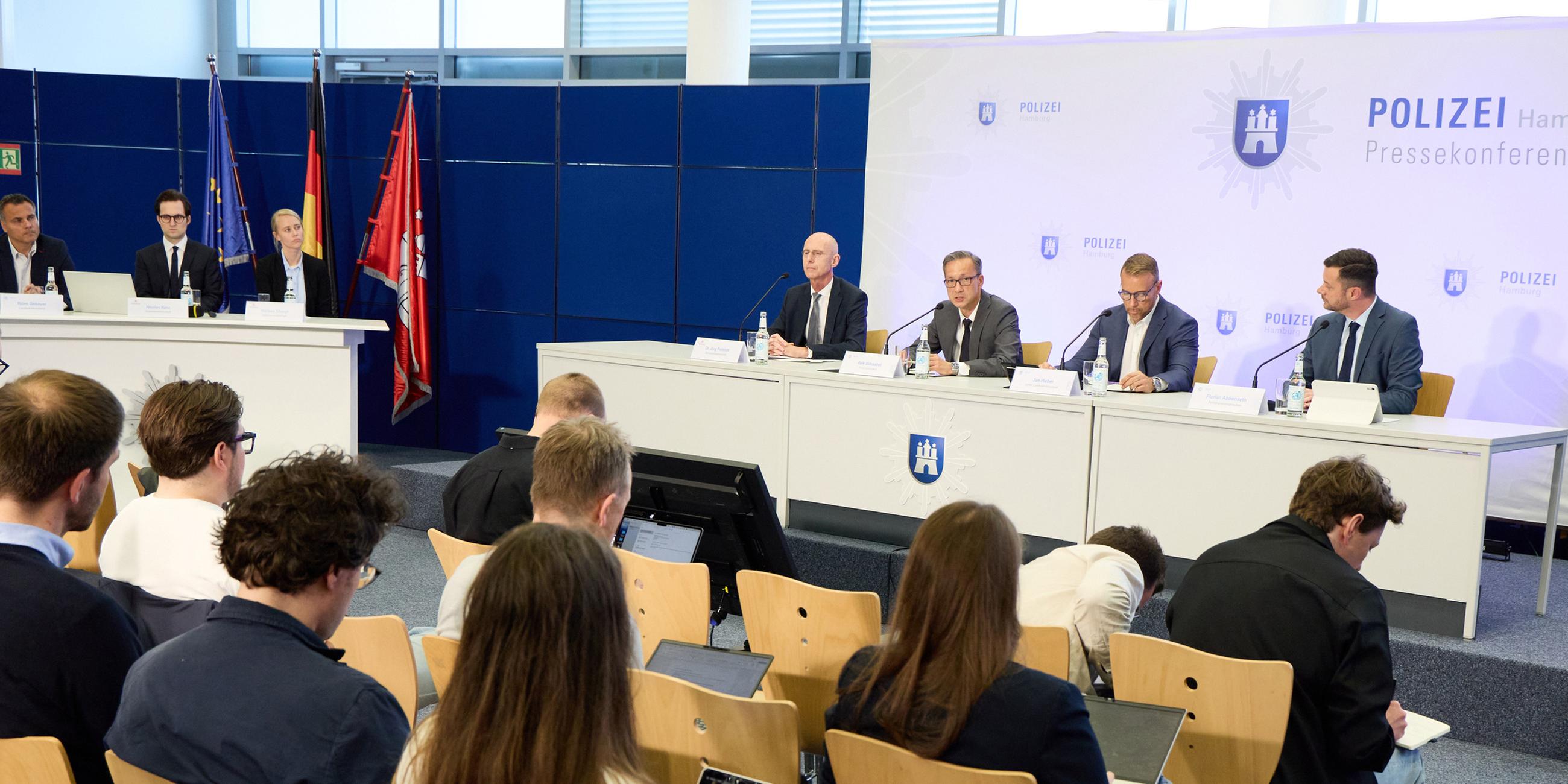 Polizei-PK zu Haftbefehl wegen Mordverdacht im Internet 