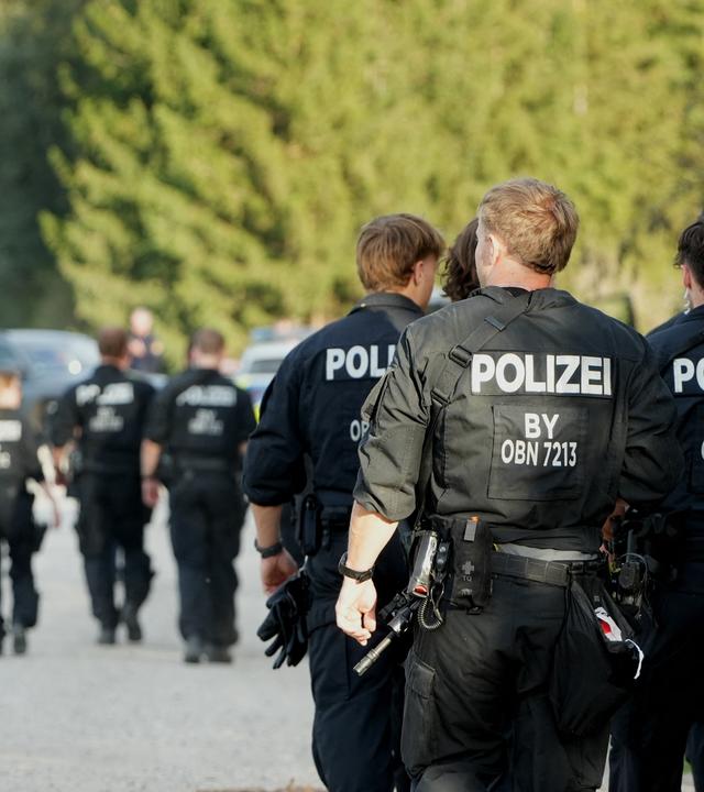  Die Polizei ist in der Nähe des Münchener Flughafens im Einsatz, nachdem ein mutmaßlicher Puma gesichtet worden ist.
