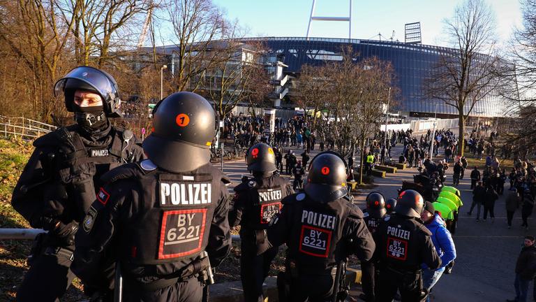 Polizeieinsatz beim Spiel Werder Bremen - HSV im Weserstadion 2018