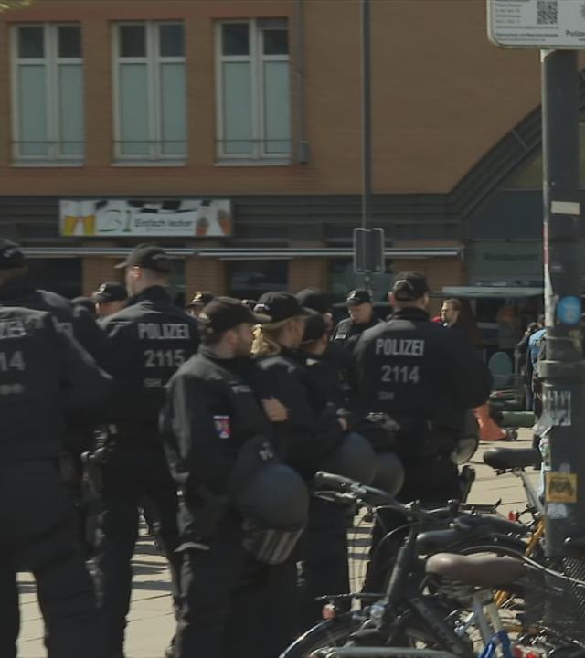Polizeiaufgebot bei einem Fußballspiel