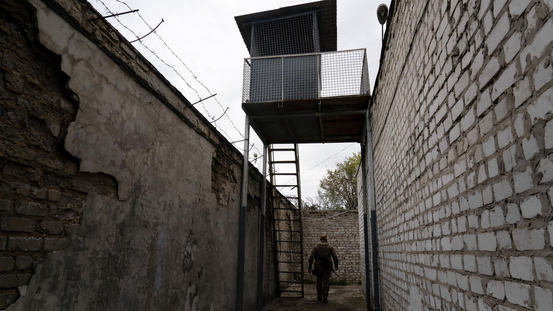Eine Polizeiwache in Kupiansk, die während der russischen Besetzung als Gefängnis genutzt wurde.