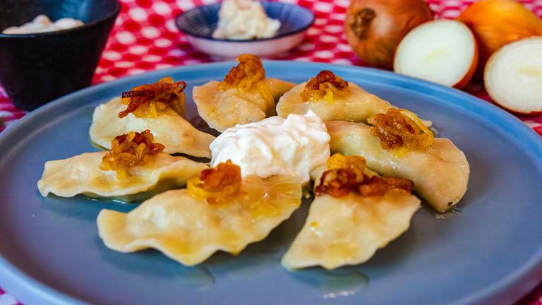  Polnische Piroggen mit Hackfleisch-Füllung und Röstzwiebeln
