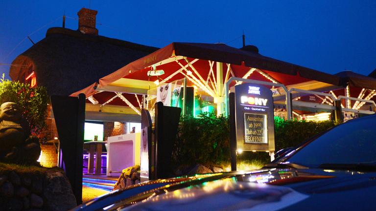 Archiv: Der "Pony" Club, fotografiert am 24.07.2013 in Kampen auf Sylt (Schleswig-Holstein). 