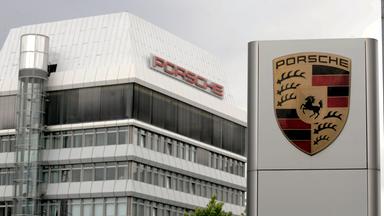 Die Zentrale des  Sportwagenherstellers Porsche in Stuttgart-Zuffenhausen.