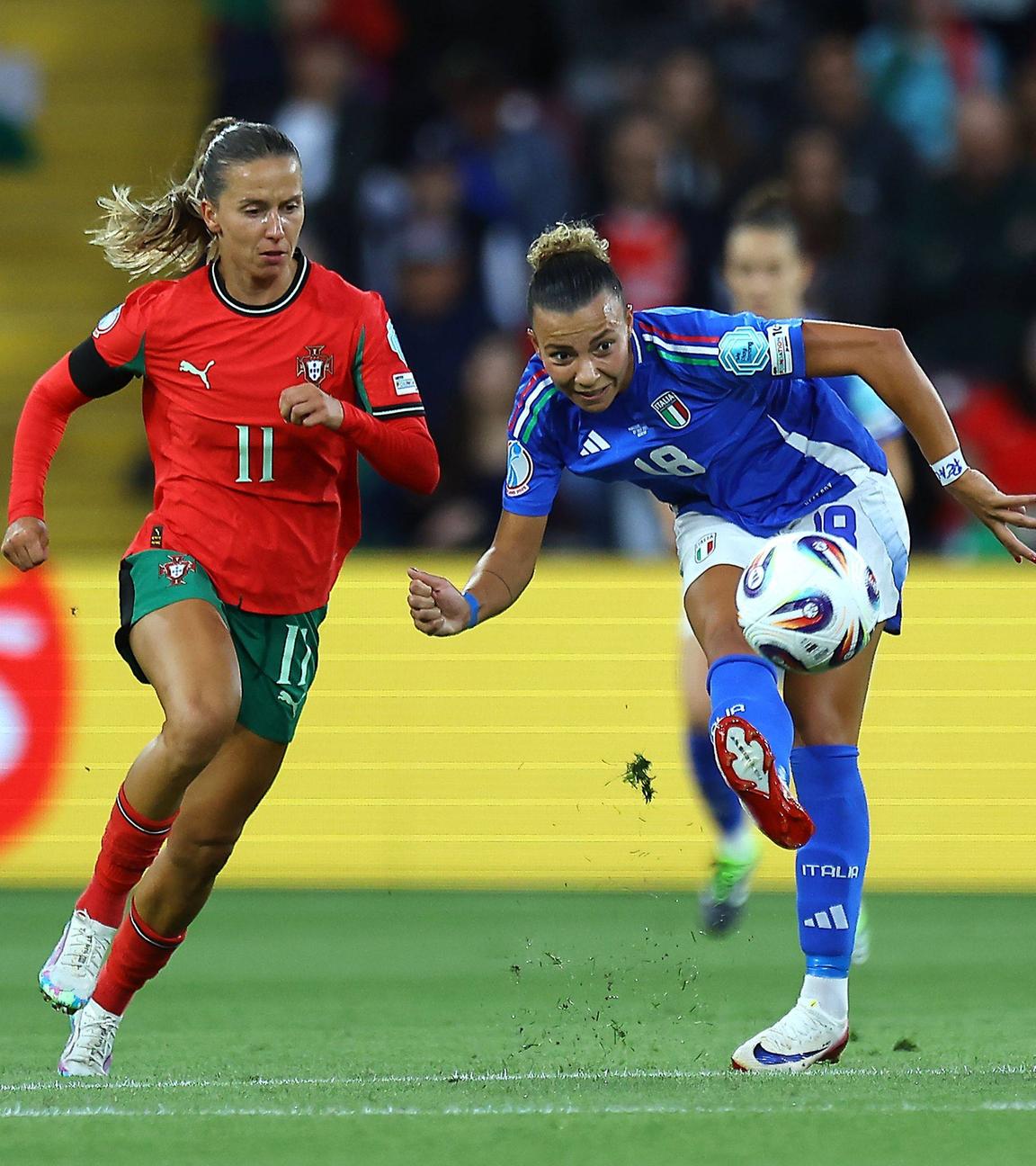 Italiens Arianna Caruso in Aktion beim EM-Spiel gegen Portugal am 07.07.2025.