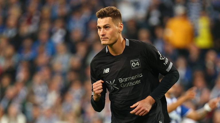 Patrik Schick bejubelt einen Treffer gegen Lech Posen