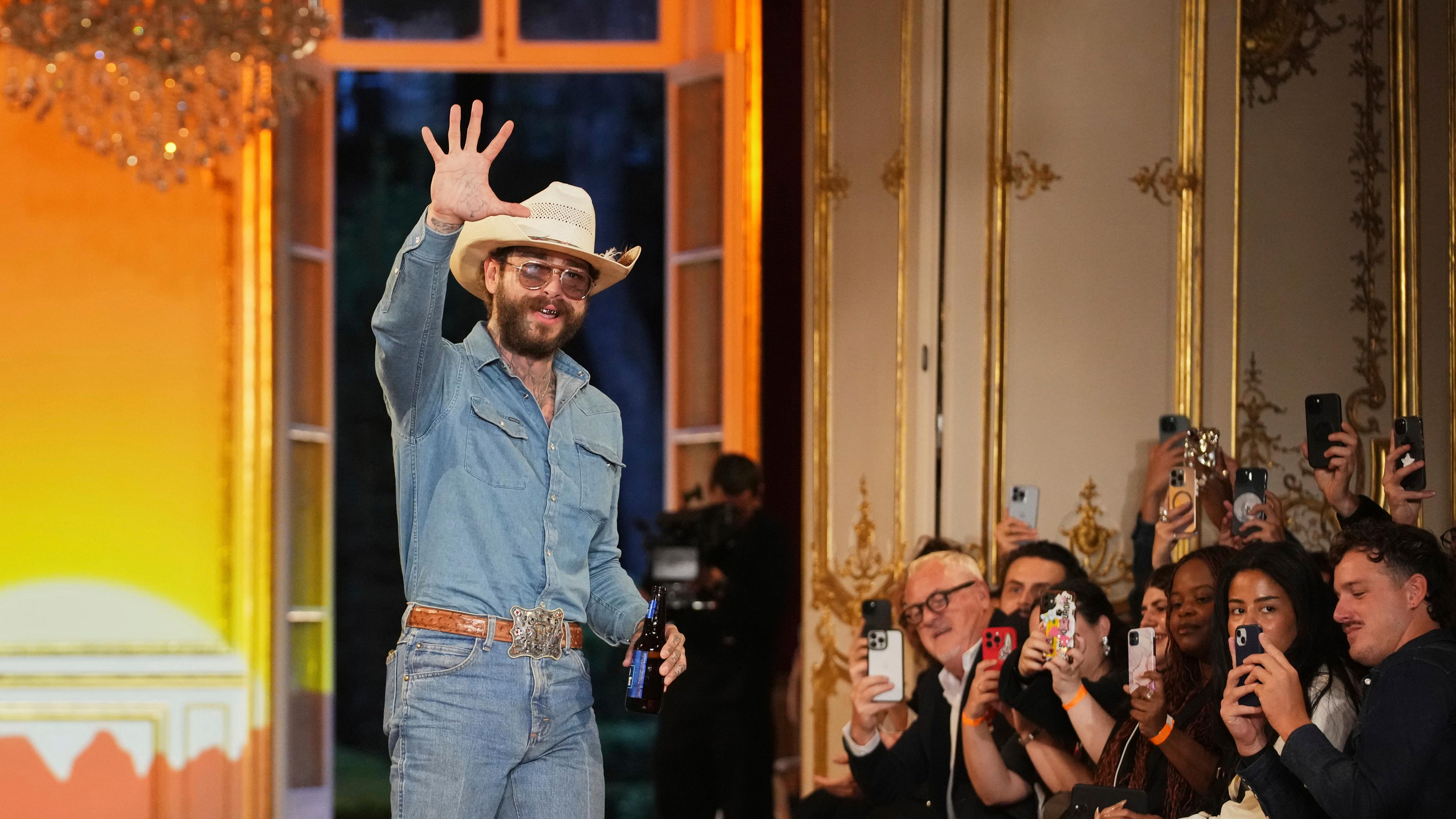Rapper Post Malone: Fashionshow in Paris