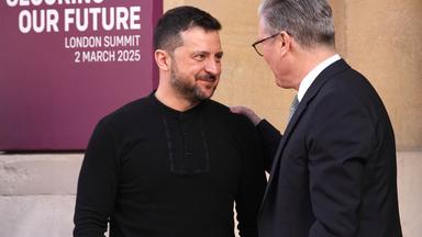 Präsident Selenskyj mit Premier Starmer