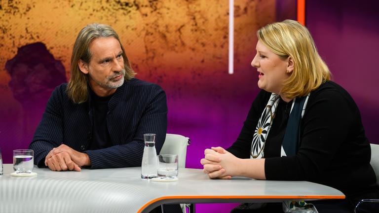 Richard David Precht und Liana Fix bei maybrit Illner am 18. Dezember 2025