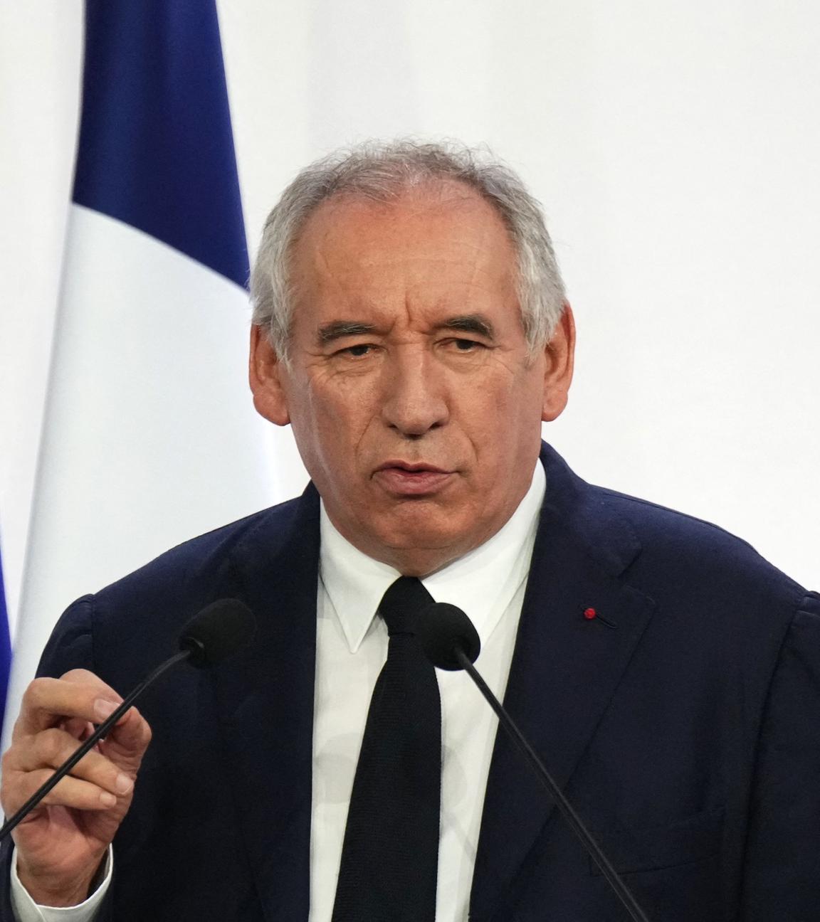 Frankreichs Premierminister Francois Bayrou spricht während einer Pressekonferenz.