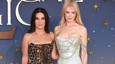 Auf dem Bild zu sehen ist: Halbtotale von Sandra Bullock und Nicole Kidman